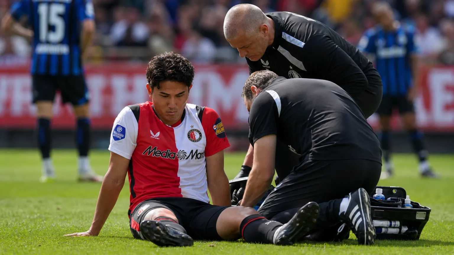 Feyenoord-context rond een oefenwedstrijd in De Kuip.