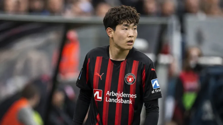 Voetbaljournalistieke transfercontext rond Club Brugge en FC Midtjylland.