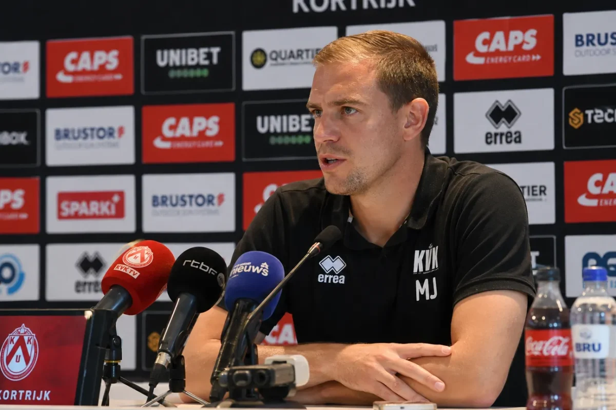 Voetbalpersmoment in de aanloop naar de wedstrijd tussen Club Brugge en KV Kortrijk.