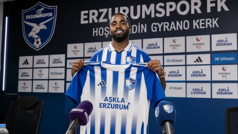 Persruimte van Erzurumspor tijdens een officiële spelerspresentatie.