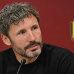 Mark van Bommel tijdens een persmoment in een omgeving van de Belgische nationale ploeg.