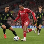 Rio Ngumoha van Liverpool in actie tijdens een wedstrijd.