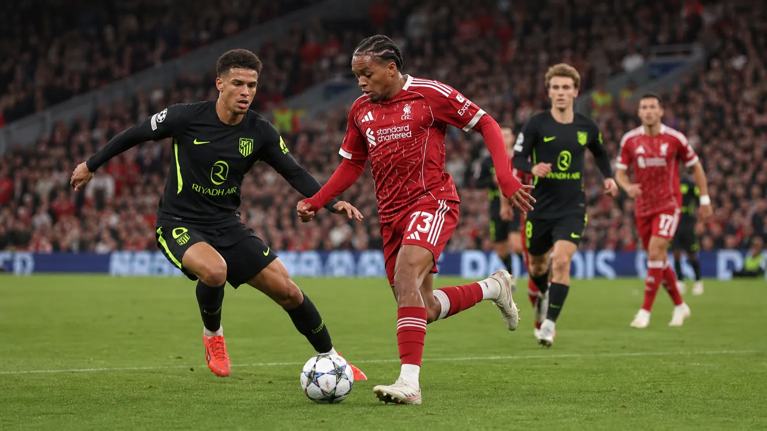 Rio Ngumoha van Liverpool in actie tijdens een wedstrijd.