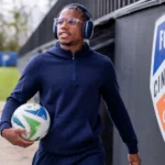 Tyrell Malacia tijdens een training op het trainingscomplex van FC Cincinnati.