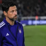Vitor Bruno reageert langs de zijlijn na een Europese wedstrijd van Anderlecht.