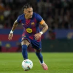 Een speler van FC Barcelona in actie tijdens een wedstrijd in La Liga.