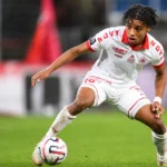 Anthony Philips van KV Kortrijk in een nieuw wedstrijdmoment op het veld.