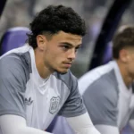 Tristan Degreef zit op de bank in de technische zone van Anderlecht.
