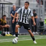 Yassine Khalifi van Sporting Charleroi controleert de bal tijdens een wedstrijdmoment.