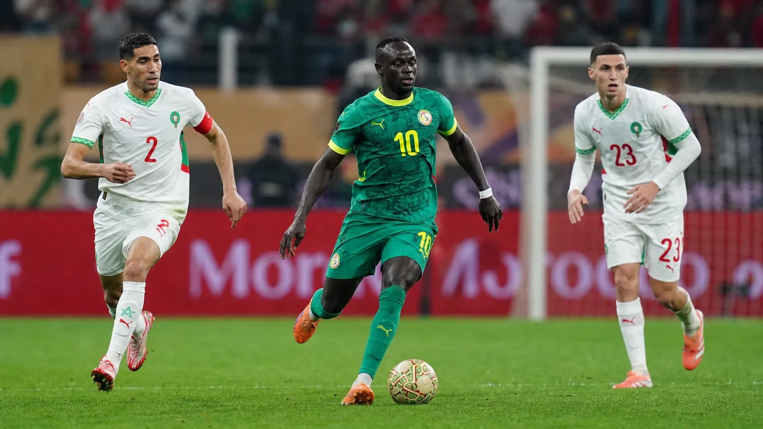Sadio Mané in actie voor Senegal tijdens een interlandwedstrijd.