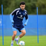 Zakaria El Ouahdi tijdens een oefening op het trainingsveld van Hamburger SV.