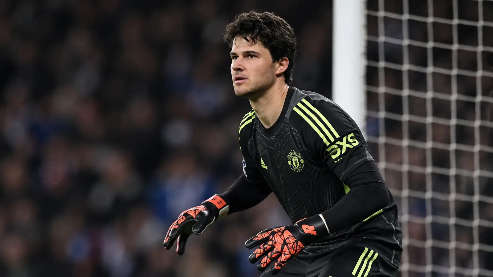 Senne Lammens in doel voor Manchester United tijdens een wedstrijdmoment.