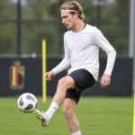 Mika Godts tijdens een oefening op het trainingsveld van België.