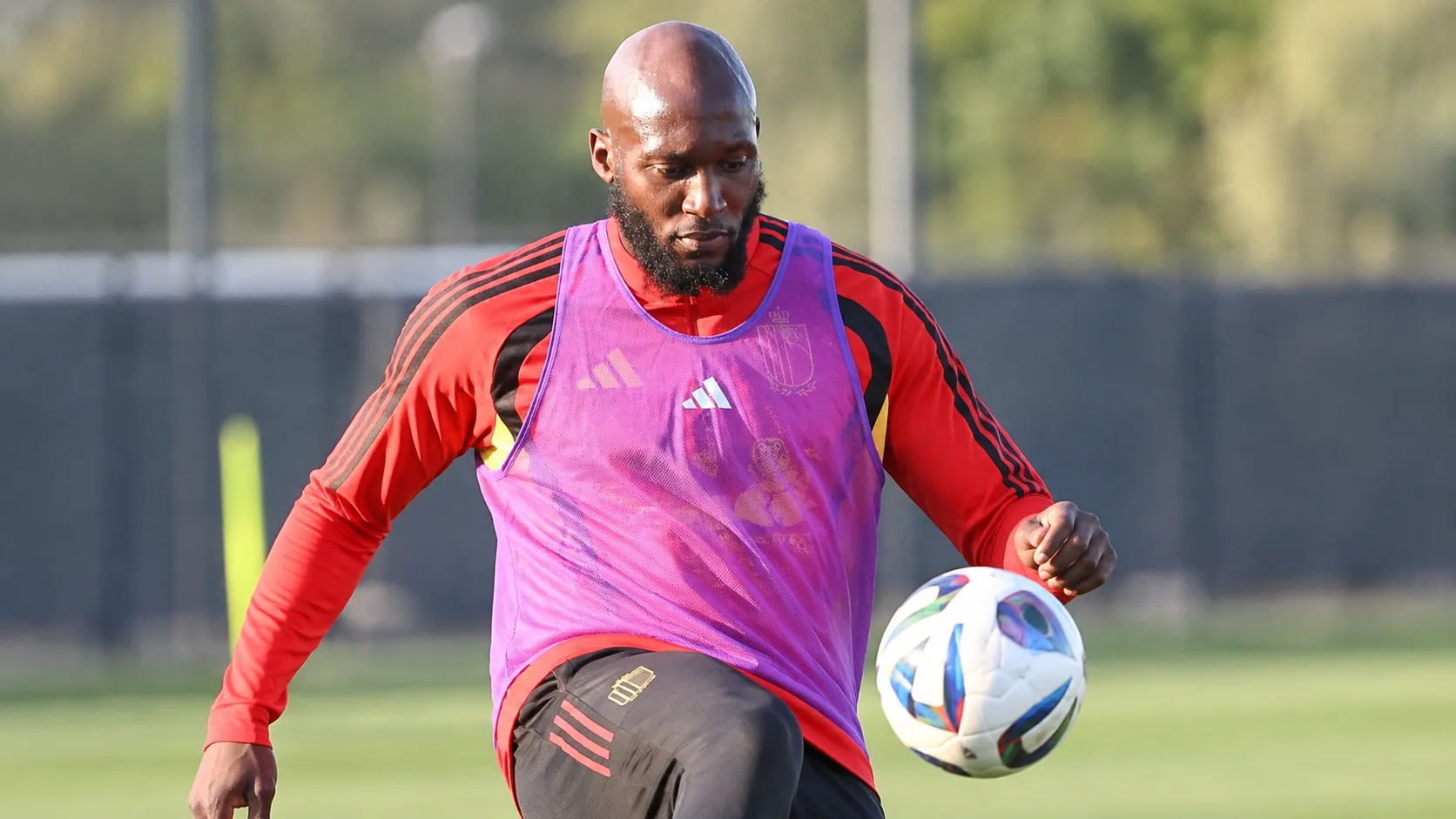Romelu Lukaku tijdens een oefening op het trainingsveld van de Rode Duivels.