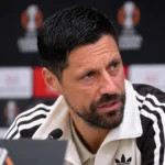 Vitor Bruno spreekt tijdens een persmoment na een wedstrijd.