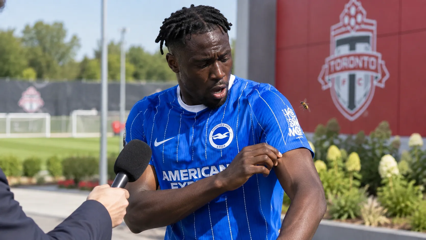 Promise David reageert tijdens een interview op het trainingscomplex van Toronto FC.