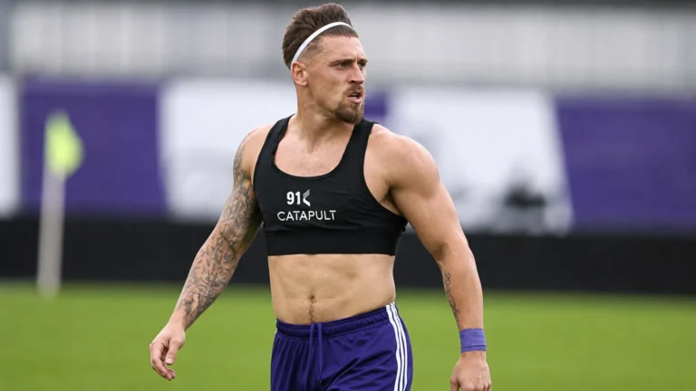 Adriano Bertaccini in het tenue van RSC Anderlecht op het veld.