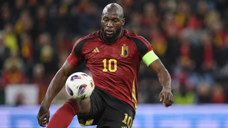 Romelu Lukaku in het tenue van de Belgische nationale ploeg tijdens een wedstrijdmoment.