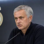 José Mourinho spreekt tijdens een persconferentie van Real Madrid.