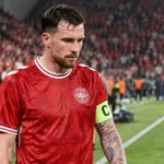 Pierre-Emile Højbjerg in het tenue van Denemarken na een wedstrijd.