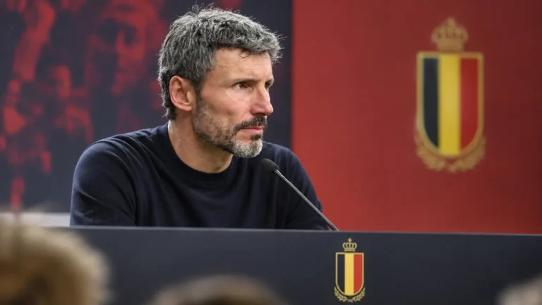 Mark van Bommel tijdens een persmoment van de Belgische nationale ploeg.