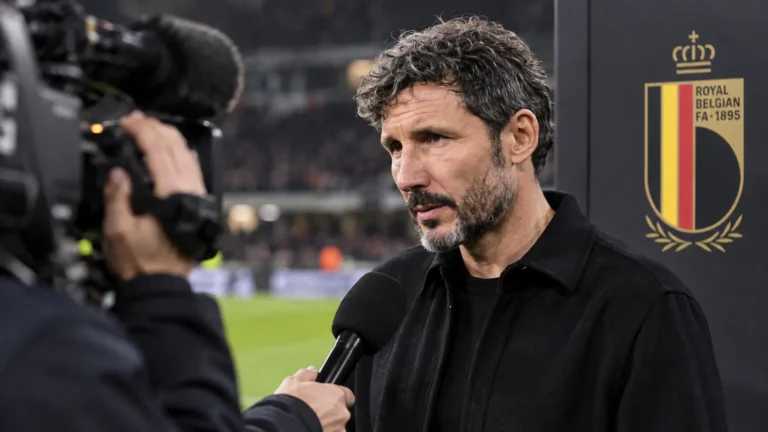 Mark van Bommel tijdens een interviewzone na een interland van België.