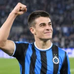 Nicolo Tresoldi in het tenue van Club Brugge op het veld.