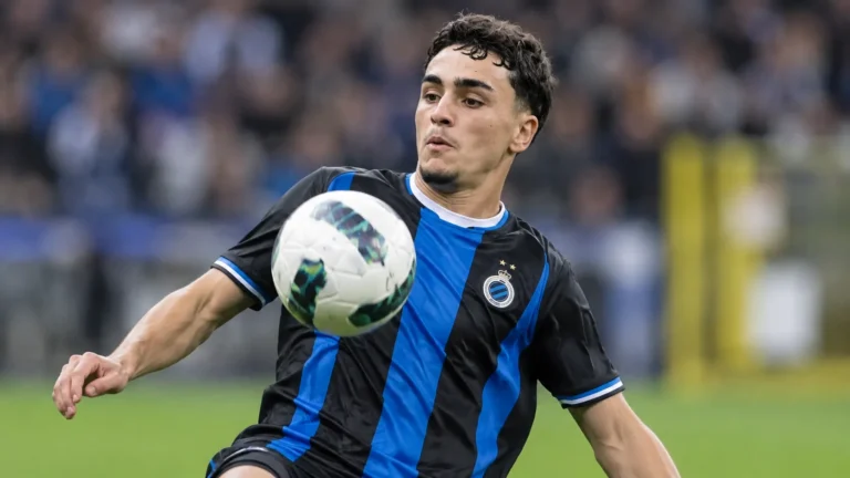 Jan Virgili van Club Brugge in actie op het veld tijdens een wedstrijd.