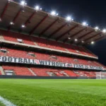 De rode hoofdtribune van Sclessin voor een interland van de Rode Duivels.