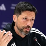 Vitor Bruno spreekt tijdens een persconferentie van Anderlecht.