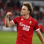 Ibe Hautekiet van Standard op het veld na een wedstrijd.