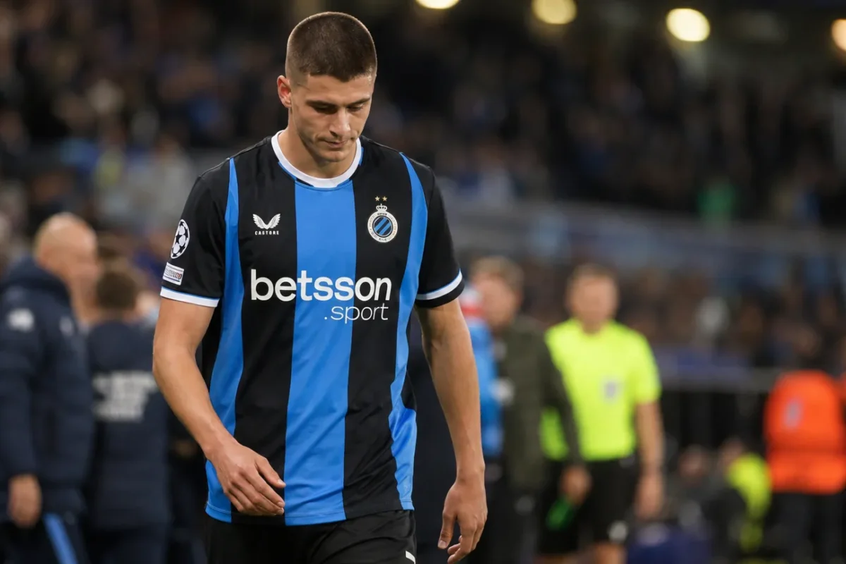Nicolò Tresoldi van Club Brugge reageert op het veld na een wedstrijd.