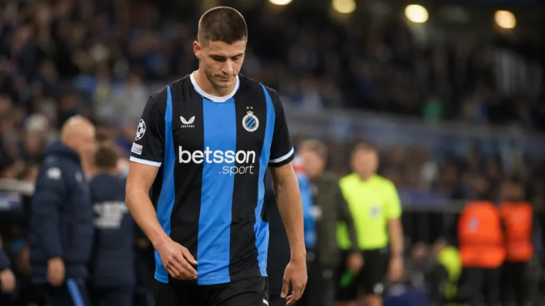 Nicolò Tresoldi van Club Brugge reageert op het veld na een wedstrijd.
