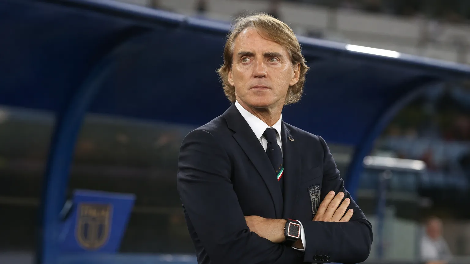 Roberto Mancini in pak aan de rand van een Italiaans stadion.