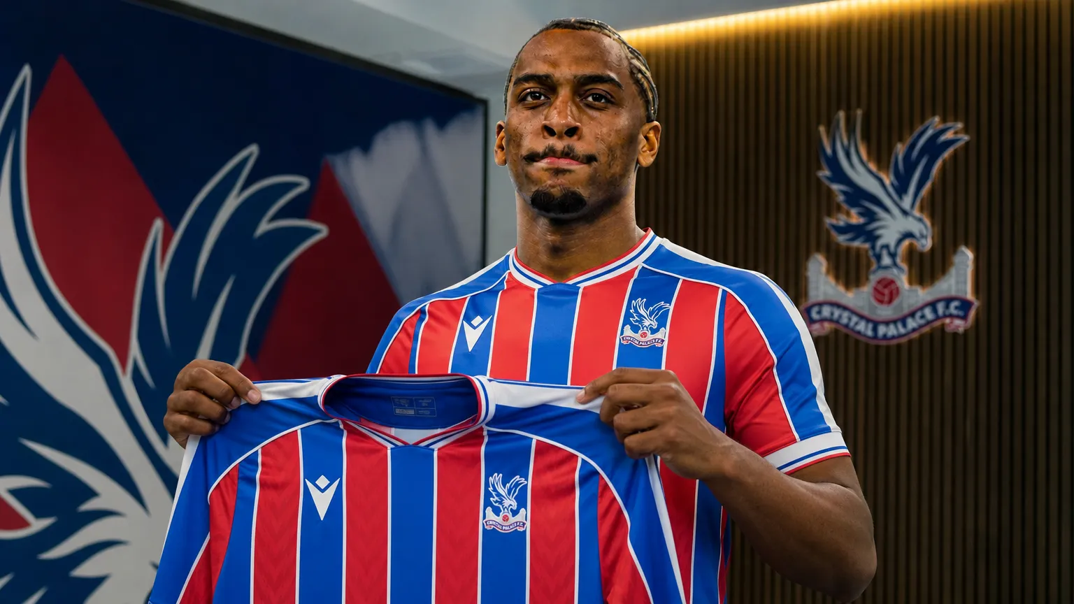 Quinten Timber tijdens zijn officiële voorstelling als speler van Crystal Palace.