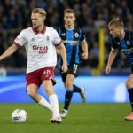 Arthur Vermeeren van Royal Antwerp FC in actie tegen Club Brugge.