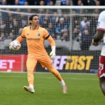 Yann Sommer van Club Brugge in actie als doelman tijdens een wedstrijd.