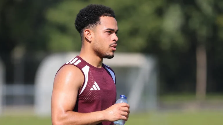 Mario Stroeykens tijdens een trainingspauze op het oefenterrein.