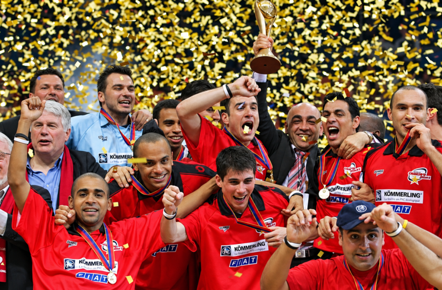 Ploegfoto van futsalploeg Charleroi in 2005