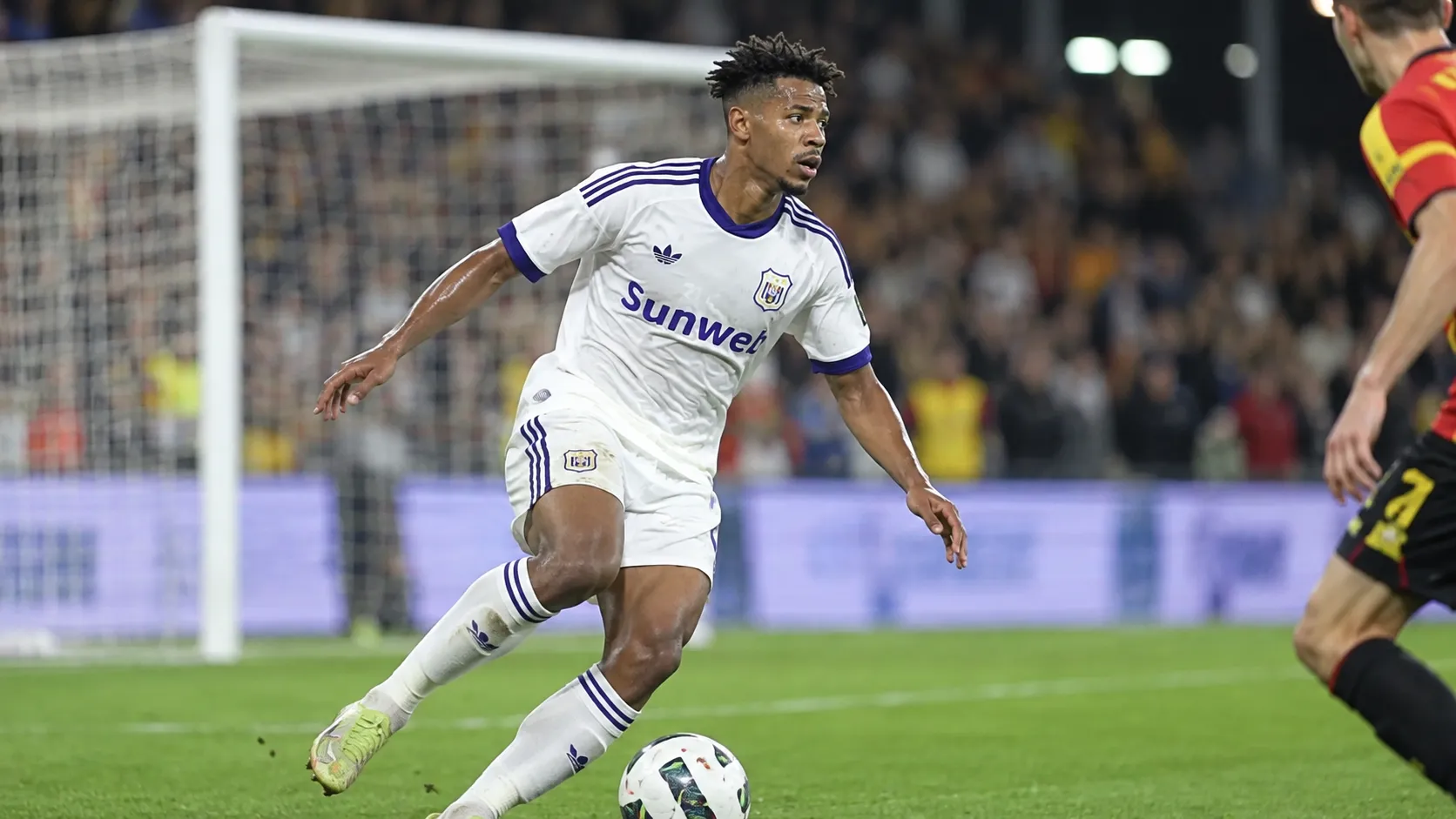 Tawfik Bentayeb van Anderlecht tijdens een moment op het voetbalveld.
