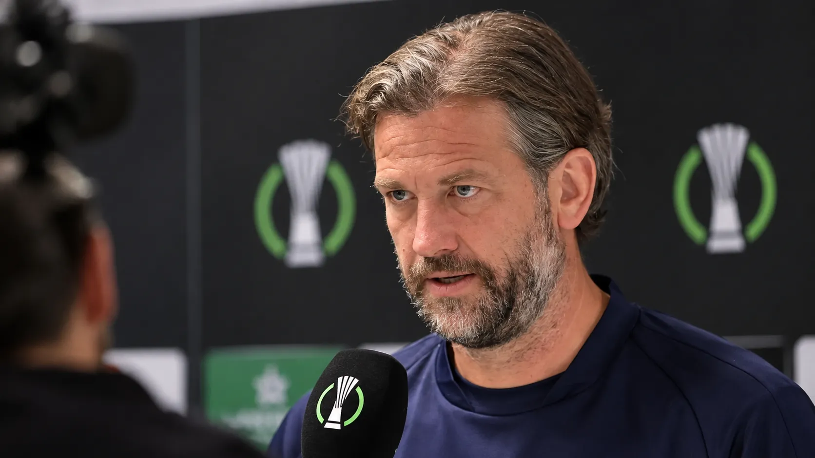 Rik De Mil tijdens een interview na de wedstrijd van KAA Gent.