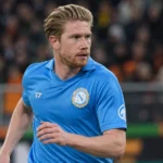 Kevin De Bruyne in Napoli-tenue tijdens een wedstrijdmoment.