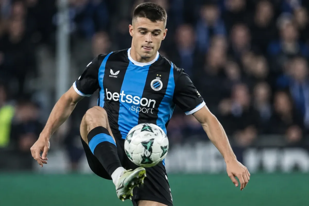 Nicolo Tresoldi van Club Brugge tijdens een wedstrijdactie.