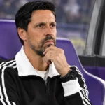 Vitor Bruno zit bedachtzaam in de dug-out van Anderlecht.