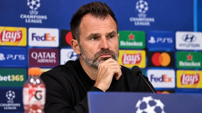 Ivan Leko tijdens een persconferentie in de Champions League.