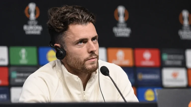 Colin Coosemans spreekt na de Europese zege van Anderlecht op een persconferentie.