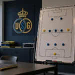 Leeg tactiekbord met een 3-5-2-opstelling in een ruimte van Union.