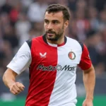 Charles Vanhoutte in het Feyenoord-tenue tijdens een nieuw spelmoment op het veld.