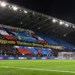 Collectieve Club Brugge-supporters in de Boven-Noord van het Jan Breydelstadion.