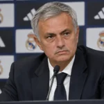 José Mourinho spreekt na de Clásico op een persconferentie van Real Madrid.